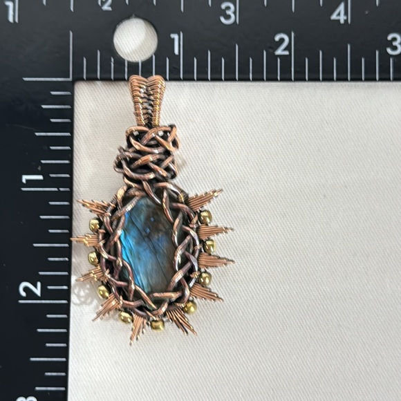 Copper Wire-Wrapped Pendant with Labradorite Gemstone - Picture 3 of 3